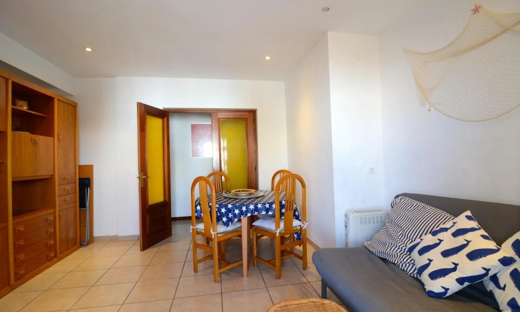 Apartamentos Els Pescadors 0*, L'Escala Spain